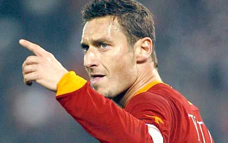 Ô az a római játékos, akitôl Európa kapusai rettegnek: Francesco Totti