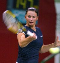 Krasznoruckaja (képünkön) szetthátrányból fordítva verte meg a világelsô Clijsterst