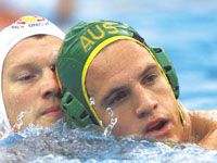 Vári Attila (balra) és az olimpiai bajnokcsapat az ausztrálok ellen melegített a hét hátralévô részében várható izgalmakra