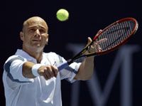 Andre Agassi megnyerte a Los Angeles-i ATP-tornát, majd közvetlenül ez után bejelentette: sérülés miatt nem indul Torontóban, az idény hatodik mesterversenyén (Fotó: Reuters)