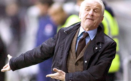 Giovanni Trapattoni (képünkön) egyik stuttgarti elôdje, Felix Magath ellen szilárdíthatja meg a helyét