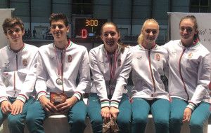 Balról: Kó Benedek, Kovács Gergely, Szarvas Rita, Wimmer Dorina, Demeter Diána a klagenfurti kadét prábajtőr európai körversenyen Forrás: hunfencing.hu