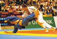 A német Jurack képtelen volt tartani a tempót a remeklô Kováccsal (jobbra)