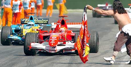 Michael Schumachert ünnepelték a hazai szurkolók, kérdés: lesz-e alkalmuk rá más pályákon is?