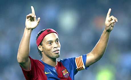 Ronaldinho megint világsztárhoz méltóan játszott és két gólt lôtt, nem úgy, mint a Szuperkupa- mérkôzésen augusztusban