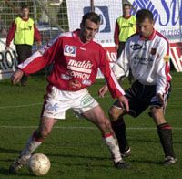 Eugia Javrujan (balra) megvillant, és az elsô félidô hajrájában fontos gólt szerzett