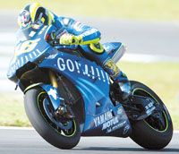 Az ötszörös világbajnok Valentino Rossi a korábban lesajnált Yamaha nyergében is megszerezte a pole pozícióból való indulás jogát