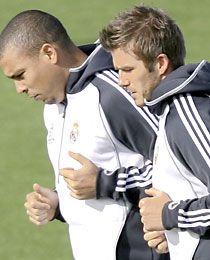 Egy korszak lezárult: Ronaldo (balra) és David Beckham távozásával Madridban új idôszámítás kezdôdik