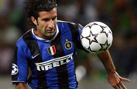 Luis Figo nem veszi le a kék-fekete mezt