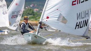 Vasárnap próbafutam, hétfőtől ifjúsági Európa-bajnokság helyszíne lesz a Balaton Forrás: hajozas.hu