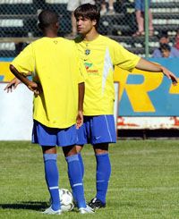 A brazil válogatott Diego (szemben) és Robinho vezérletével szeretne közelebb kerülni története elsô olimpiai bajnoki címéhez