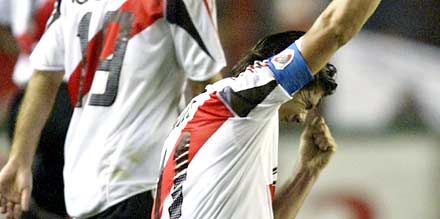 Marcelo Salas két gólja sem volt elég a River Plate harmadik gyôzelméhez (Fotó: Afp)