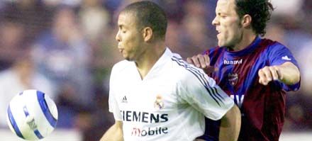 Ronaldo (balra) egy hete a Barcelona ellen egyszer volt eredményes, most a Levanténak kétszer talált be