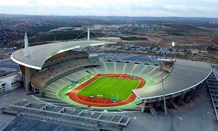 Az Atatürk Olimpiai Stadion 80 597 néző befogadására alkalmas