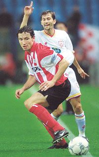 Van Bommel szerezte a PSV elsô gólját a 2002&#8211;2003-as idényben (Fotó: AFP)