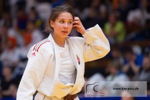 Zagreb, Croatia, March 10 - Szofi Ozbas (HUN), Ophelie Vellozzi (FRA) - Cadet European Cup 2017 (Photo © by Klaus Mueller. All rights reserved. Including image always credited to Klaus Mueller)