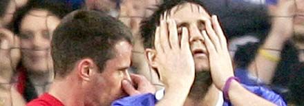 Lampardnak egyelőre csak a kihagyott ziccer miatt kell fognia a fejét, a Chelsea továbbjutása még nem úszott el, hiszen a bajnokságban már igazolta, képes nyerni a liverpooli Anfield Roadon