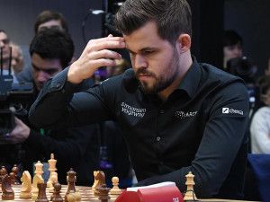 Carlsennek hajnali kettőkor köszönte meg a játékot Kozák Forrás: AFP