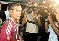 Romário (balra) góljának is köszönhetô, hogy a Fluminense már nem áll kiesôhelyen