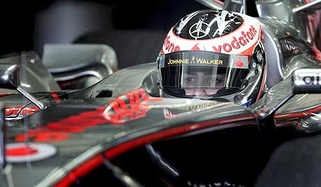 Fernando Alonso több kört tett meg a McLarennel (84-et), mint a mögötte végzô két Renault-pilóta összesen Fernando Alonso több kört tett meg a McLarennel (84-et), mint a mögötte végzô két Renault-pilóta összesen