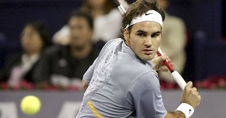 Roger Federer okosan váltott taktikát, és ez meghozta a gyôzelmet