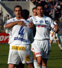 Kenesei Krisztián (balra) és a mellette érkezô Gyánó Szabolcs is két gólt szerzett