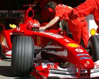 Michael Schumacher sorozatban ötödször kezdi az elsô rajtkockából a Spanyol Nagydíjat Michael Schumacher sorozatban ötödször kezdi az elsô rajtkockából a Spanyol Nagydíjat