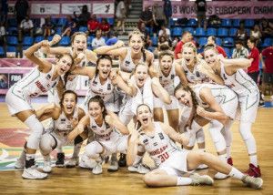 Vajon lesz-e hasonló öröme az U18-as lányoknak, mint tavaly? Forrás: FIBA