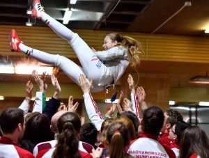 Pusztai Liza a magasban! A 16 éves versenyző a kadétek, a juniorok és a felnőttek között is éremmel tért haza az Európa-bajnokságról Forrás: Facebook