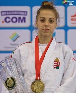 Varga Brigitta a világbajnoki aranyéremmel Forrás: KSI