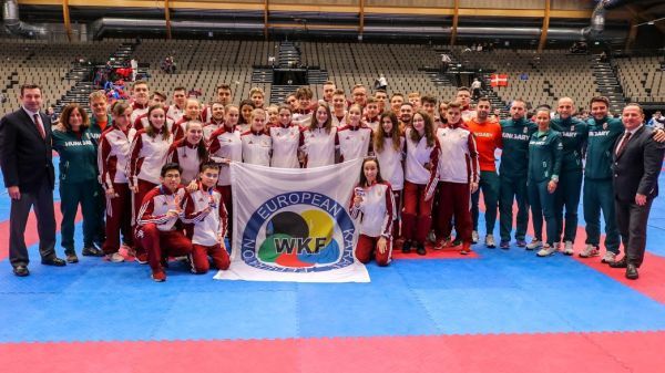 A 33 fős magyar csapat három éremmel és számos előkelő helyezéssel térhetett haza a dániai Eb-ről Forrás: karate.hu