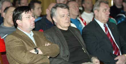 Bozóky Imre (balra) kiállt Puhl Sándor mellett &#8211; Berzi Sándor és Mészöly Kálmán (jobbra) csendben figyelt