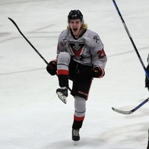 Vértes Nátánnak az egyetemi ligában folytathatja Forrás: Aberdeen Wings