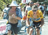 Lance Armstrongnak nem volt szüksége taktikai tanácsokra, könnyedén gyôzött a Tour egyik legnehezebb szakaszán