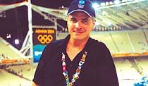 Szalay-Berzeviczy Attila az athéni olimpiai stadionban