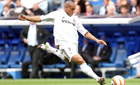 Úgy t?nik, hogy a 33 éves Roberto Carlos létszámon felüli lett Madridban, bár egyesek szerint csak egy újabb tréfát eszelt ki a brazil