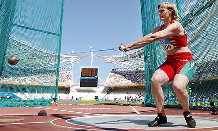 Olga Cander az athéni olimpián már megmutatta, hogy számolni kell vele, igaz, tavaly még csak hatodik volt &#8211; az idei helsinki vb-n nyerhet is, ha megismétli minszki 76.66 méteres dobását