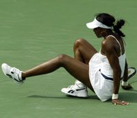 Venus Williams elbukott: meccslabdáról kapott ki Jelena Gyementyijevától