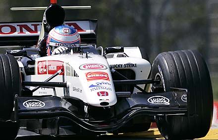 Jenson Button volt az első nap egyik pozitív meglepetése Imolában (fotók: Reuters)