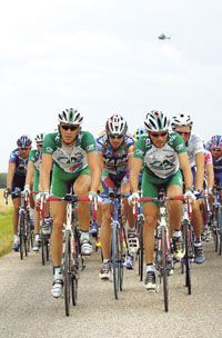Bodrogi László (középen) a Tour de France mezônyében is kitett magáért, az utolsó elôtti szakaszon dobogós helyezést ért el (Fotó: afp)