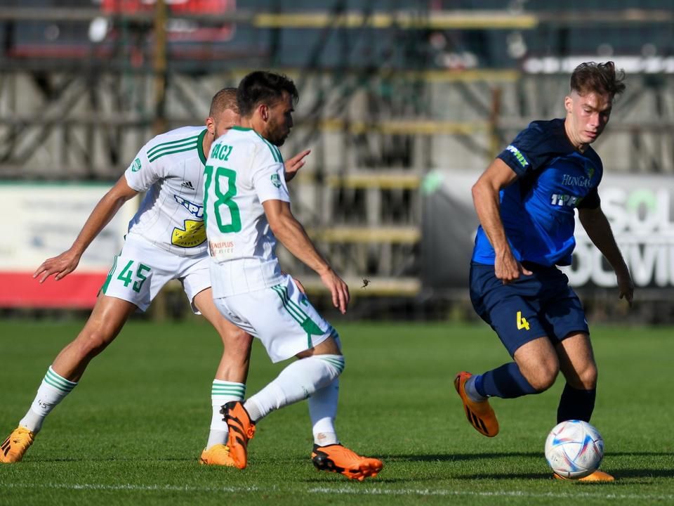 A kék mezesek védelmére komoly feladatok hárultak az első fél órában (BFC Siófok)