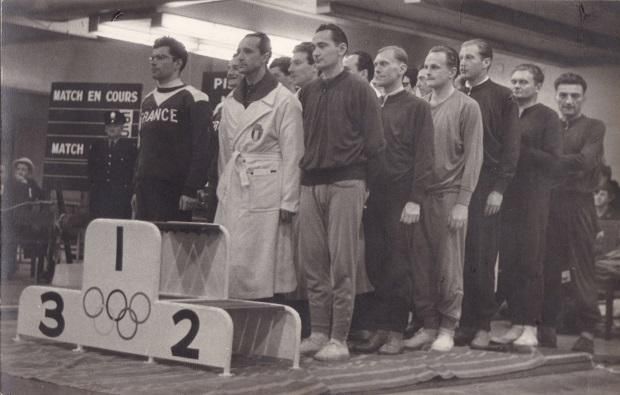 1956: az olimpiai ezüstérmes párbajtőrcsapatban Marosi József balról a harmadik (Fotó: Én is BEAC-os vagyok című könyv)