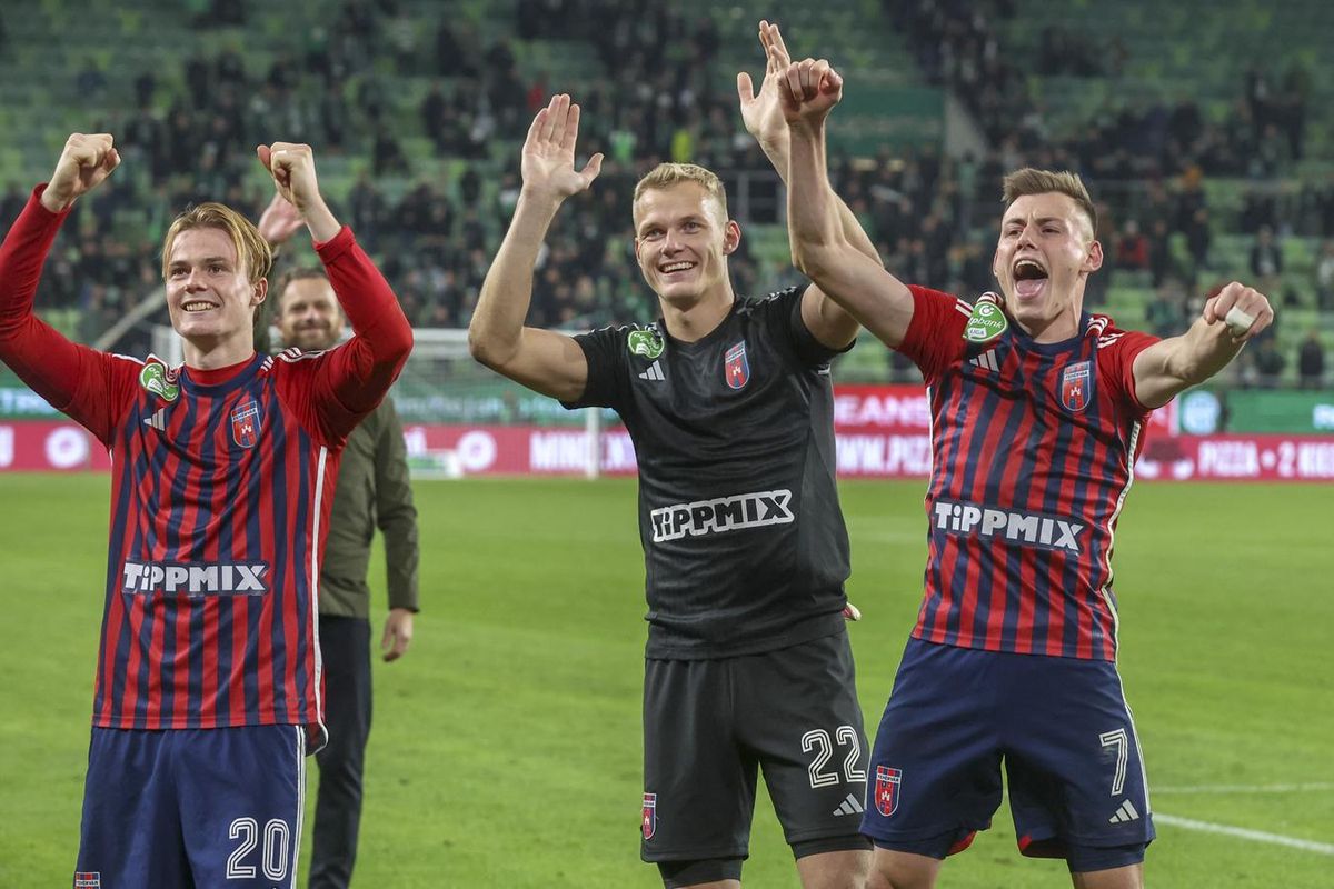 Bartosz Grzelak rendszere működni látszik: Schön Szabolcs (jobbra) és társai legutóbb a Ferencvárost győzték le (Fotó: Török Attila)