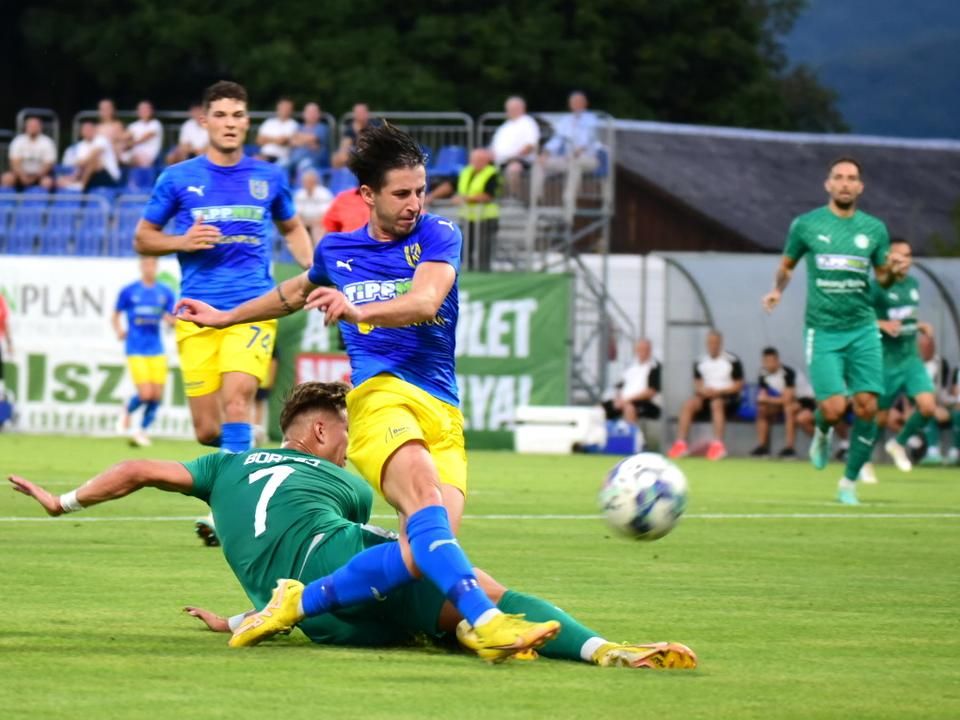 A múltheti kezdőből csak a kapus maradt a zöld mezes Ajkában a kezdő csapatban (Fotó: Kovács Donát/kbsc.hu)