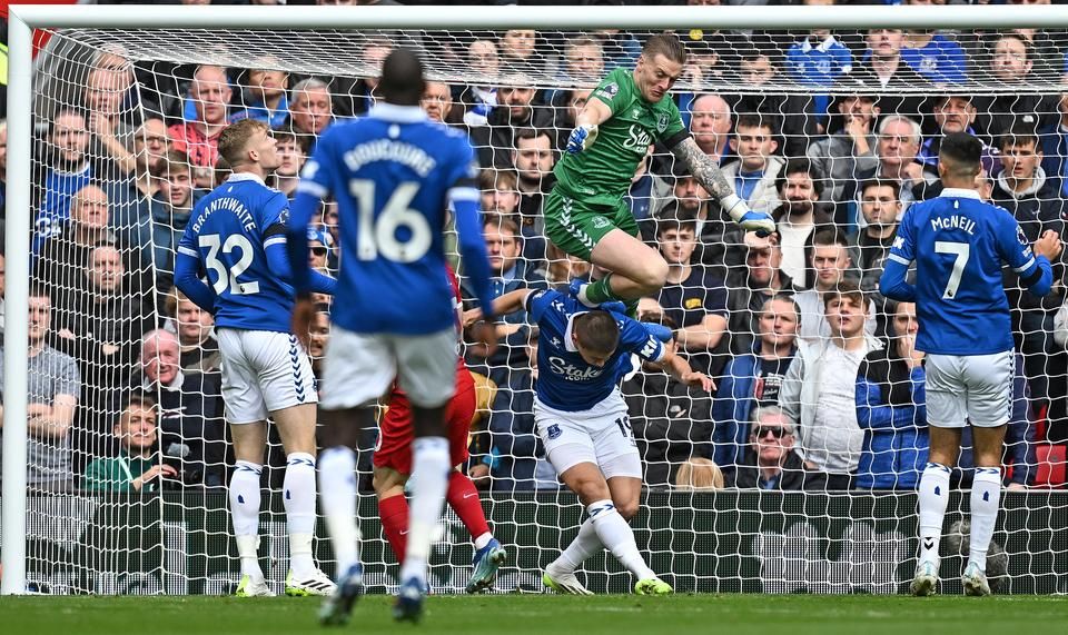 Tartja magát az Everton (Fotó: AFP)