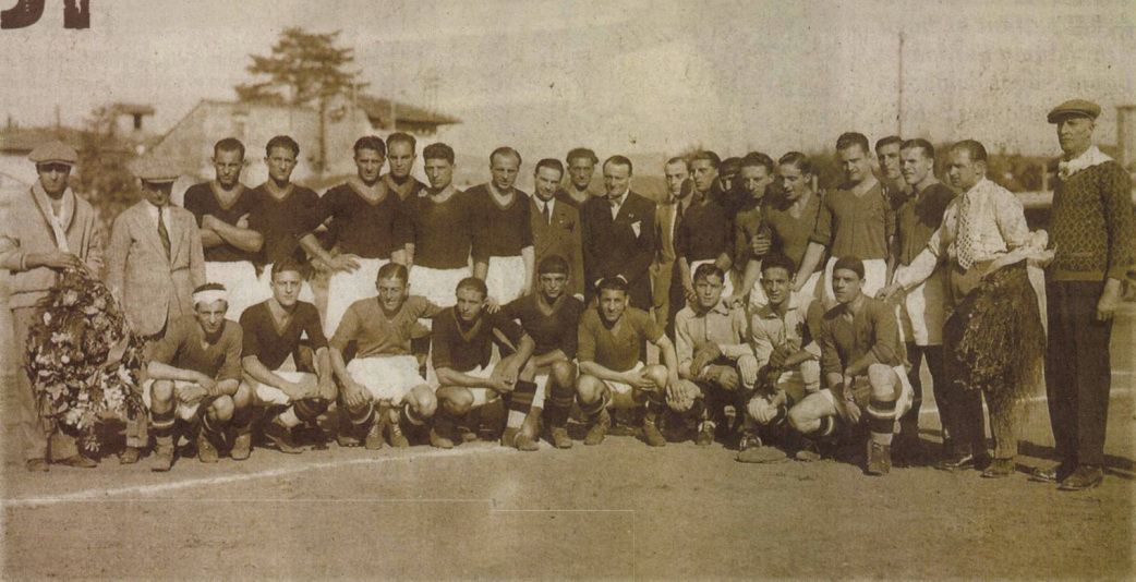 A kép 1929 szeptemberében készült, amikor a Fiorentina először játszott a lilás árnyalatú mezben