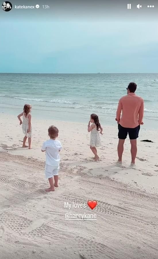 Harry Kane karácsonykor három gyermekével a strandon (Fotó: Kate Kane/Instagram)