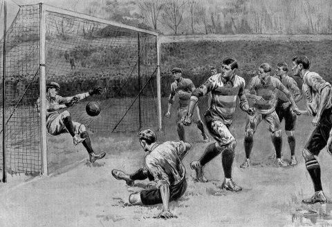 Meccs a múlt század elején Angliában. A csatornán túl egyértelmű volt, hogy futball nélkül nincs sportélet