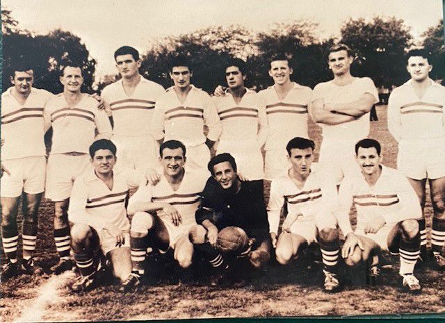 Zwack Péter az Egyesült Államokban a magyar emigránsok alkalmi csapatában kapusként játszott