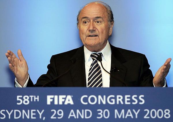 Joseph Blatter mindenáron korlátozni akarja a légiósok számát